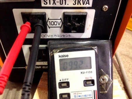 A19e4732 スター電器 STX-01 トランスタープラアップ スズキッドポータブル変圧器 昇圧/高圧兼用【50/60Hz 200V 3Kva】【