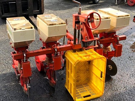 Ah5354 サン機工 さばける SO-400 4連 農機具部品 肥料散布機 施肥播種機パーツ トラクターアタッチメント