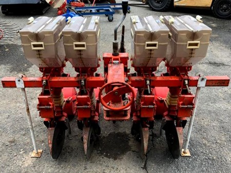 Ah5686 サン機工 さばける号 4条 SO-400 施肥播種機 肥料散布機 トラクターアタッチメント