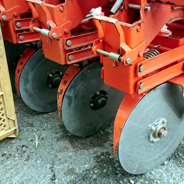 Dg191080 サン機工 さばける号 施肥播種機 6条 肥料散布機 トラクター用アタッチメント*